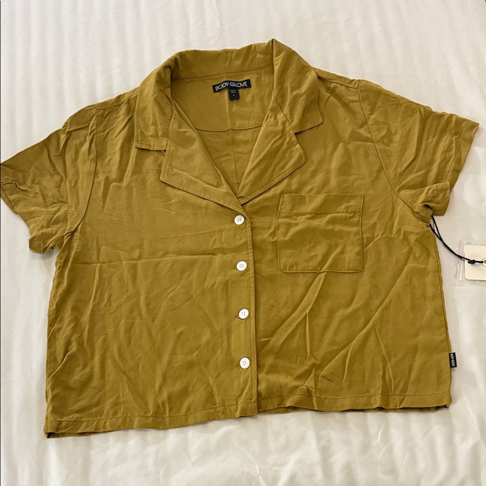 Body Glove Button Front Short Sleeve Shirt Women’s Olive Green Rayon. - Size L
